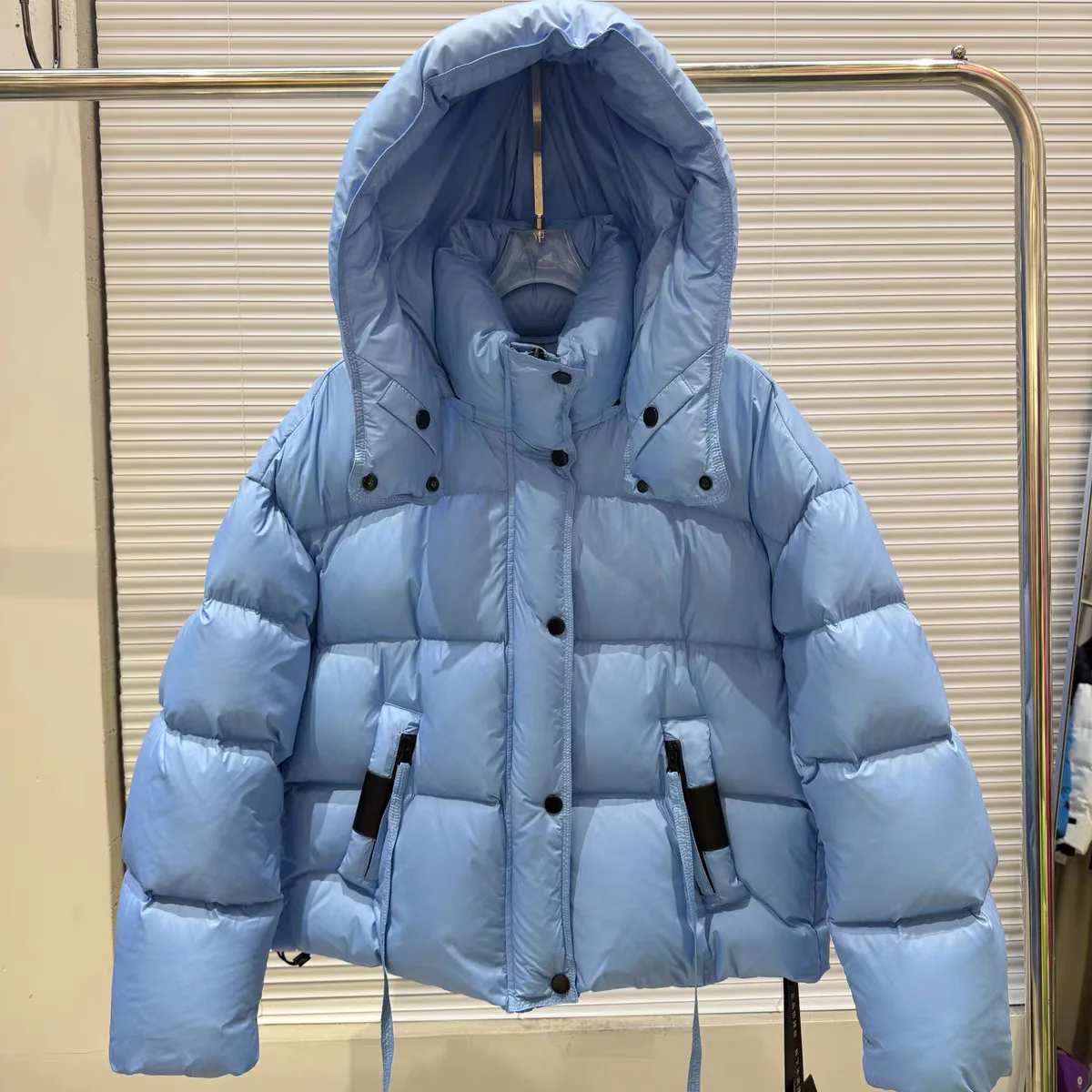 Chaqueta con capucha acolchada de Color caramelo para mujer, plumón de pato blanco, prendas de vestir Parker impermeables, chaquetas cálidas gruesas con cremallera para mujer