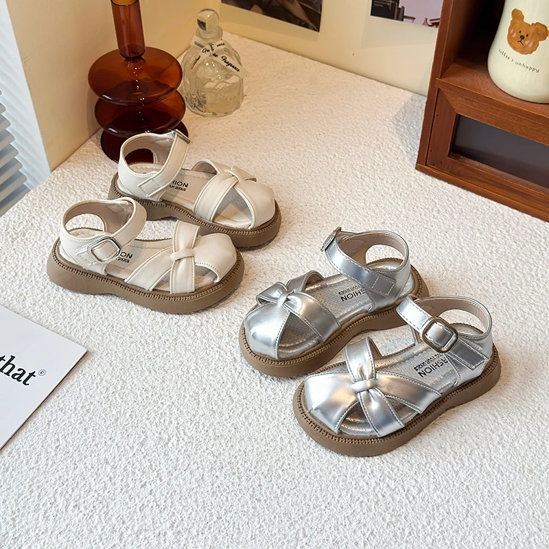 

Повседневная детская обувь для девочек Half Baotou, новинка лета 2024, нескользящие сандалии с мягкой подошвой для девочек, однотонная обувь принцессы