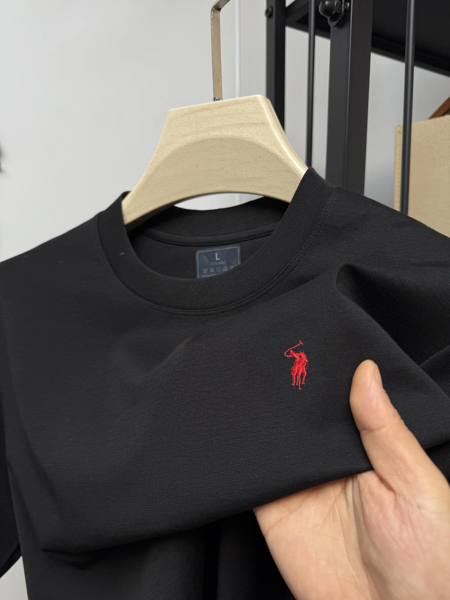 

Summer new fashionable men's short sleevedcasual comfortable breathable top high-quality exquisite embroidery bestselling Tshirt
