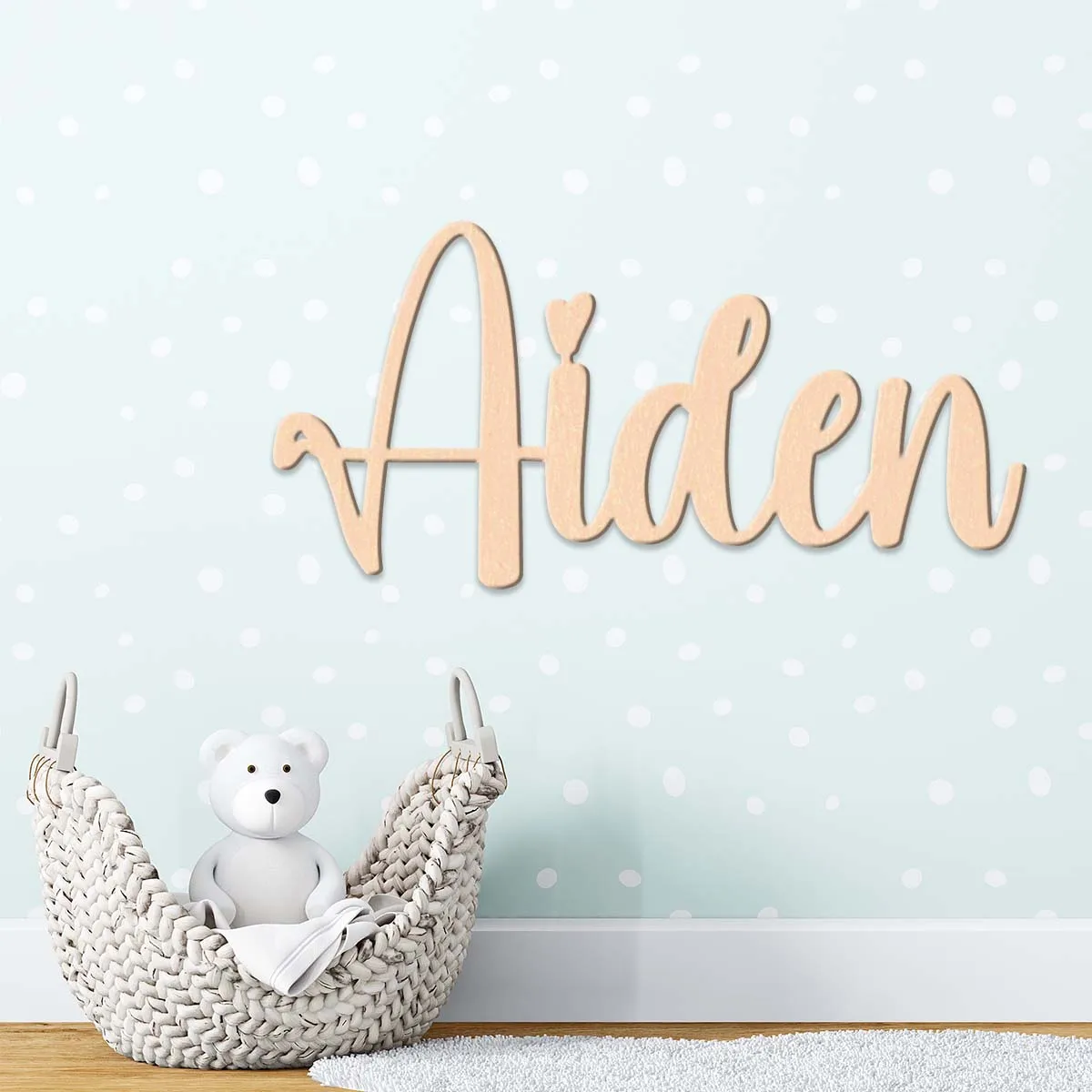 1 étiquette nominative décorative en bois personnalisée. Lettres ou noms personnalisés. Peut être accrochée au mur, peut être placée, double usage, pour la famille.