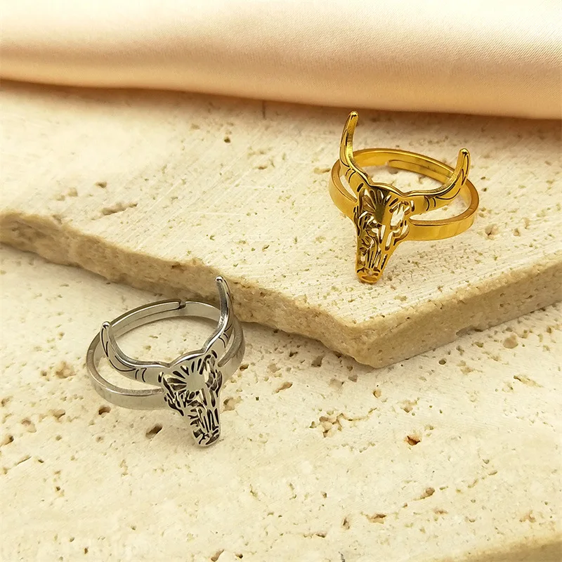 2024 New fashion bull head pendant animal cowboy ring women\'s men\'s stainless steel Mexican bull jewelry