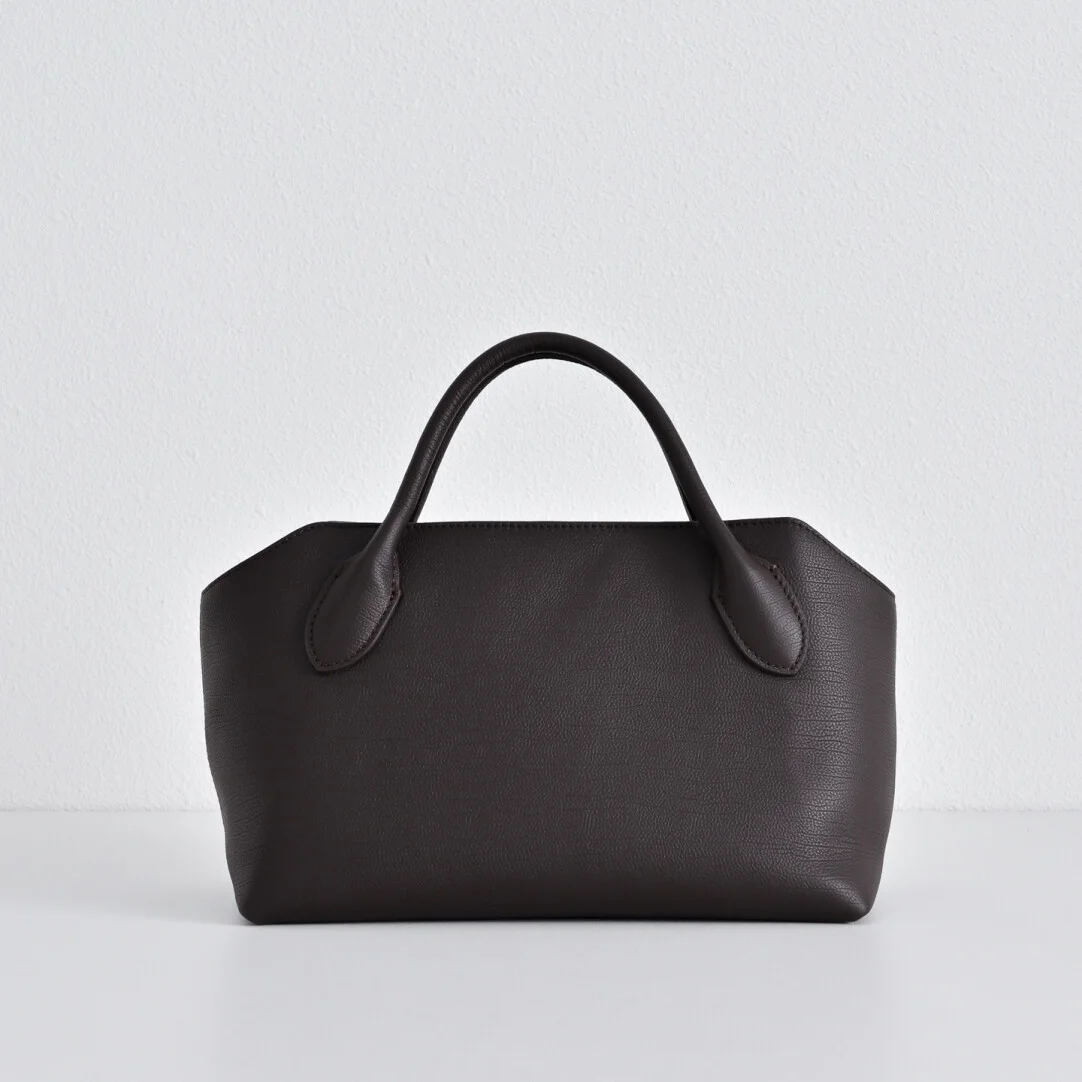 TR niche design premium genuine leather handbag for women, minimalist full-leather shell bag for daily commute