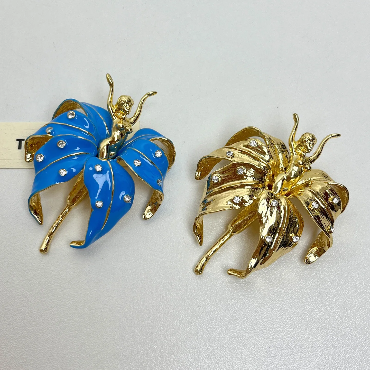 New vintage gold and blue enamel goddess flower brooches, exquisite ladies' pin jewelry