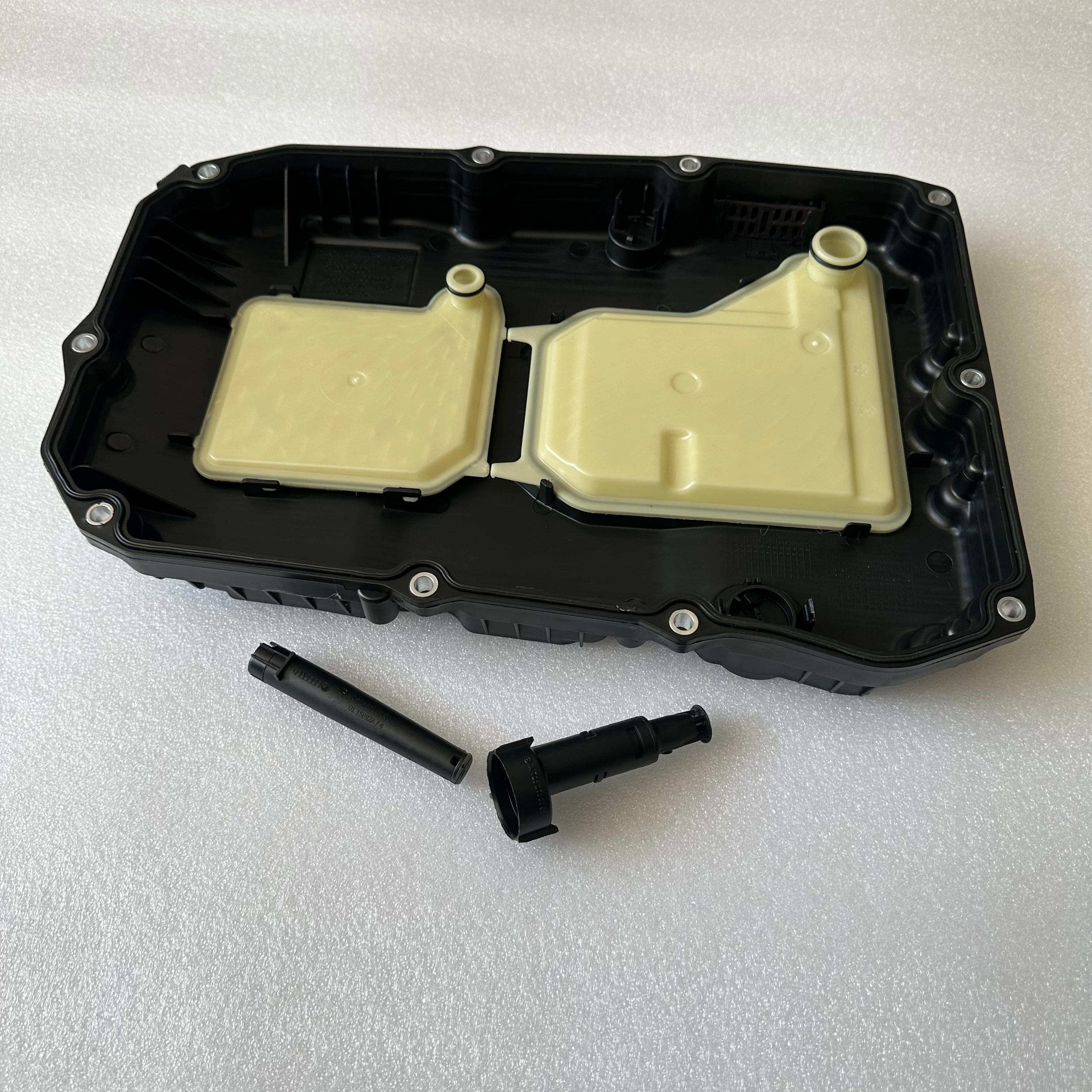 Oil pan for Mercedes 9-speed transmission