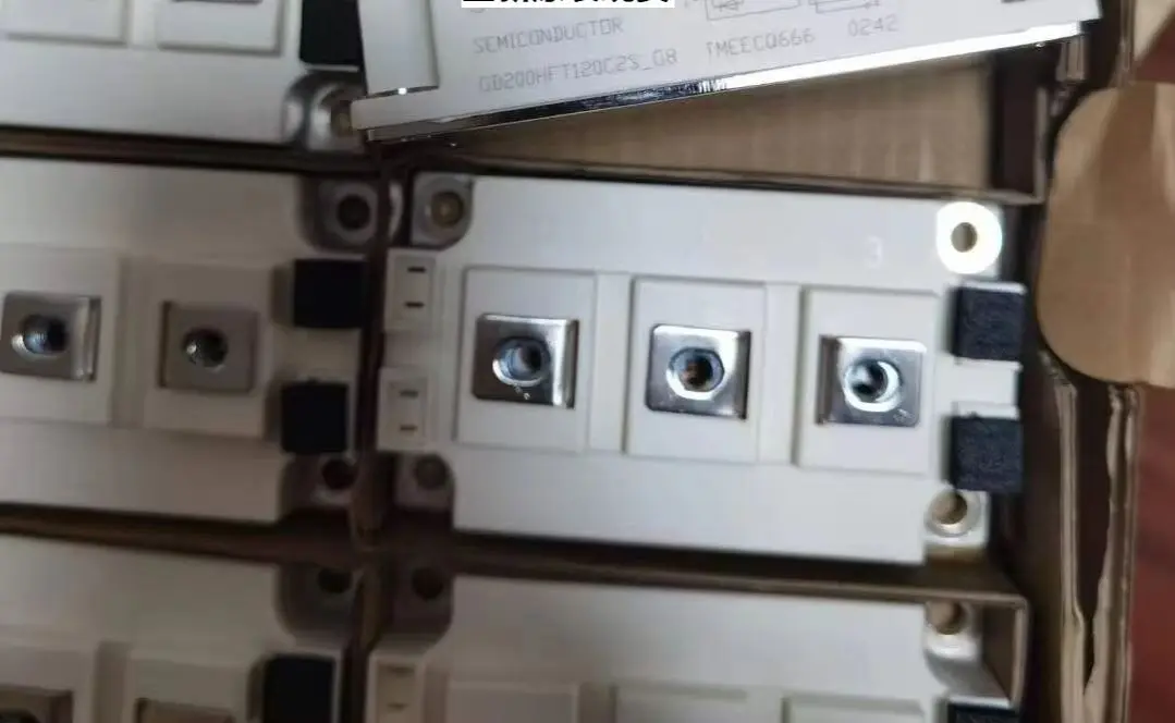 

GD200HFT120C2S_G8 GD200HFX120C2S GD200HFU120C2S GD200HFF120C2S GD200HFL120C2S GD200HFY120C2S 200A/1200V IGBT МОДУЛЬ НОВЫЙ ОРИГИНАЛ