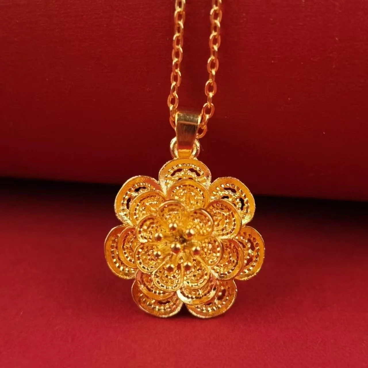 

Luxurious 24K9999 hollowed-out gold-plated pendant with peony flower, never fades, necklace