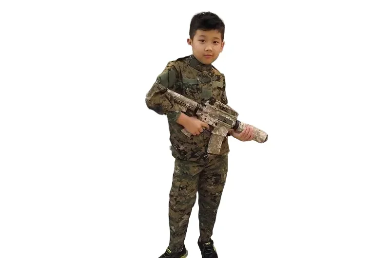 

Tactical Hunting Children's camouflage BDU Uniforms sport the special camouflage 2-piece suit