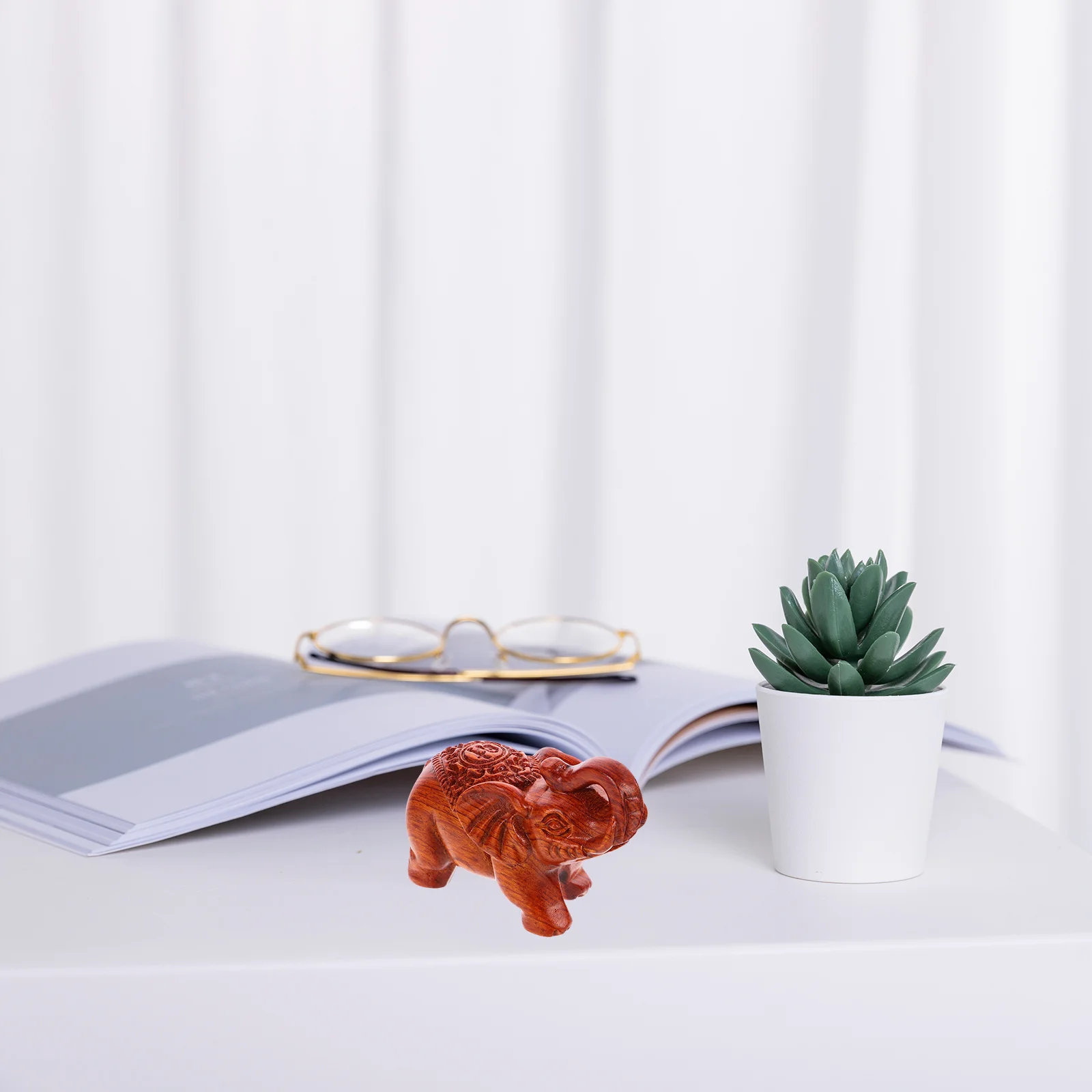 

2Pcs Wood Carving Elephant Small Statue Wooden Elephants Desk Decoration Home Ornament Creative Animal Wood Accessory