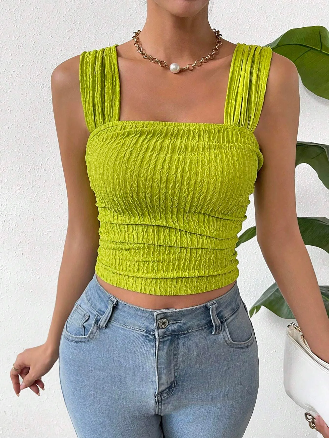 

Sexy Spaghetti Tank Tops Women Summer Skinny Flods T Shirt Fshion Sleeveless Backless Solid Bodycon Club Top White T Shirts