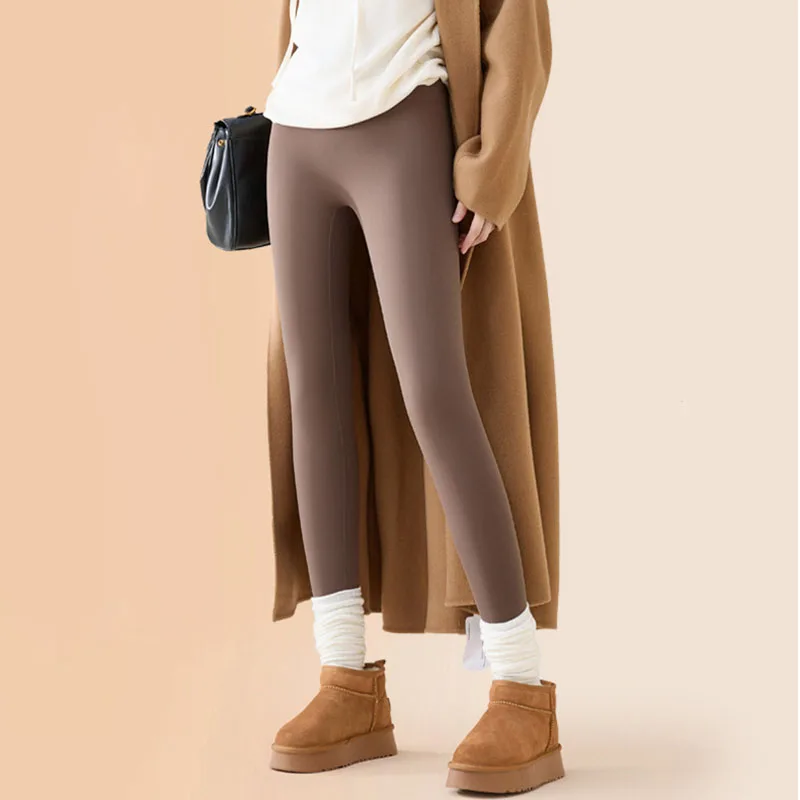 Legginsy damskie plus size, bezszwowe, z efektem skóry rekina, nowość na zimę 2025, ocieplane polarem, czerwone legginsy, seksowne legginsy wyszczuplające z wysokim stanem.