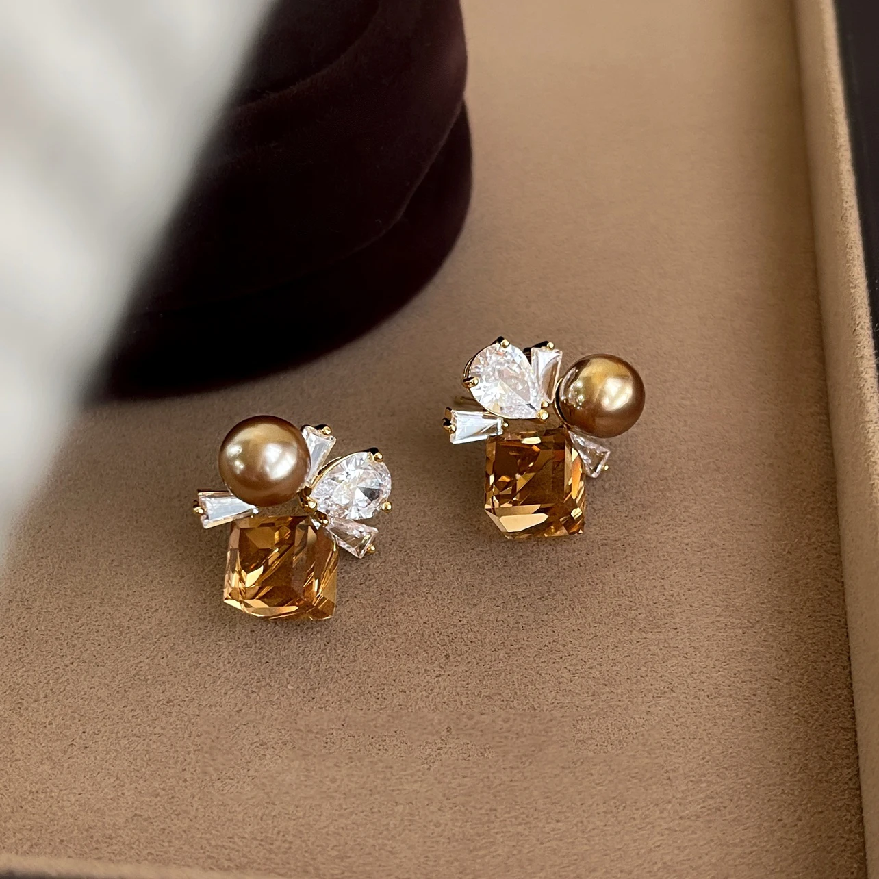 2025 Neue Champagnerfarbene Block-Imitation Kristall-Strass-Ohrringe für Damen, Trendiger Schmuck, Luxuriöse Accessoires – Detail 12