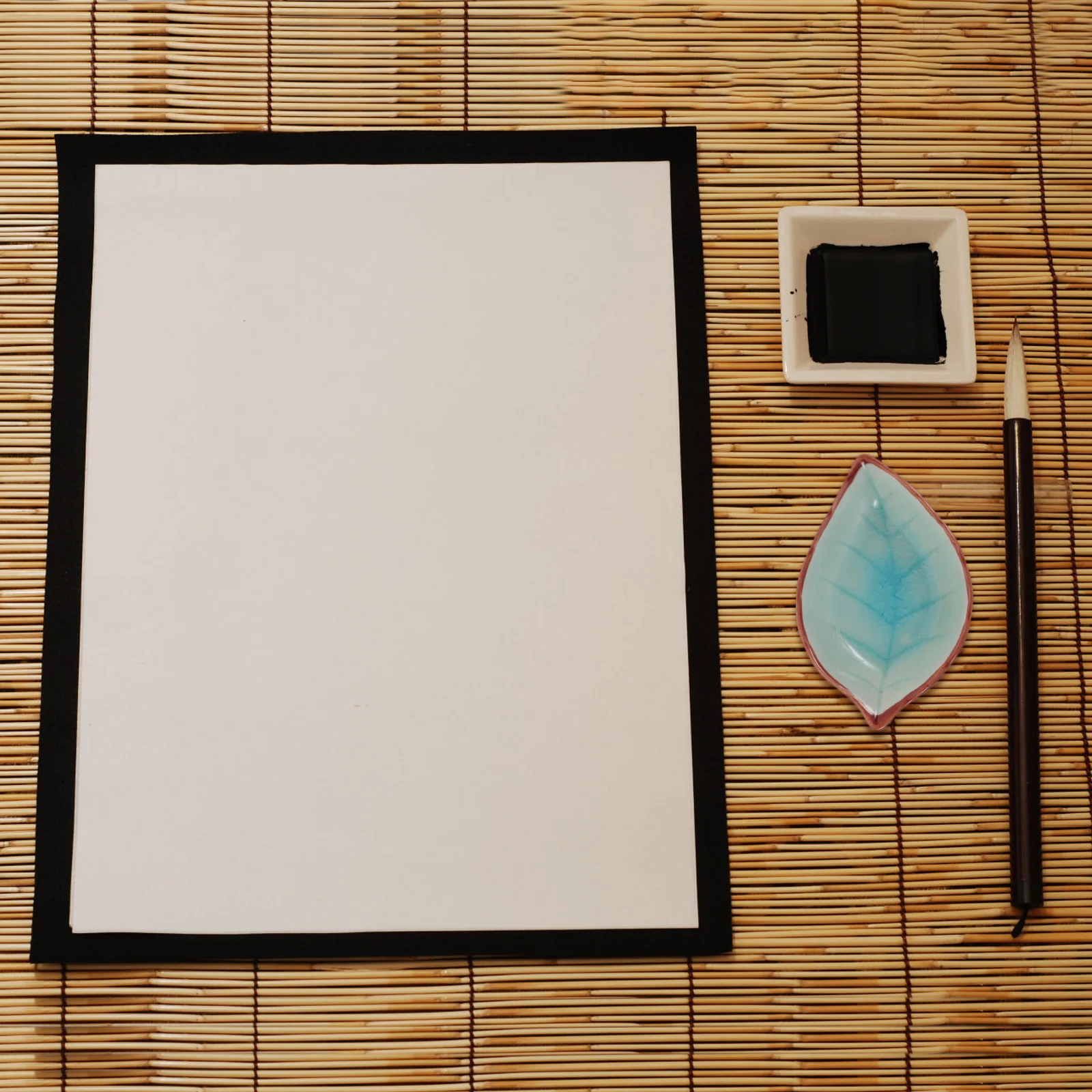 

2Pcs Calligraphy Ink Tray Brush Washing Dish Ink Holder for Study Room Office Multifunctional Ceramic Inkwell Desktop Pen Stand