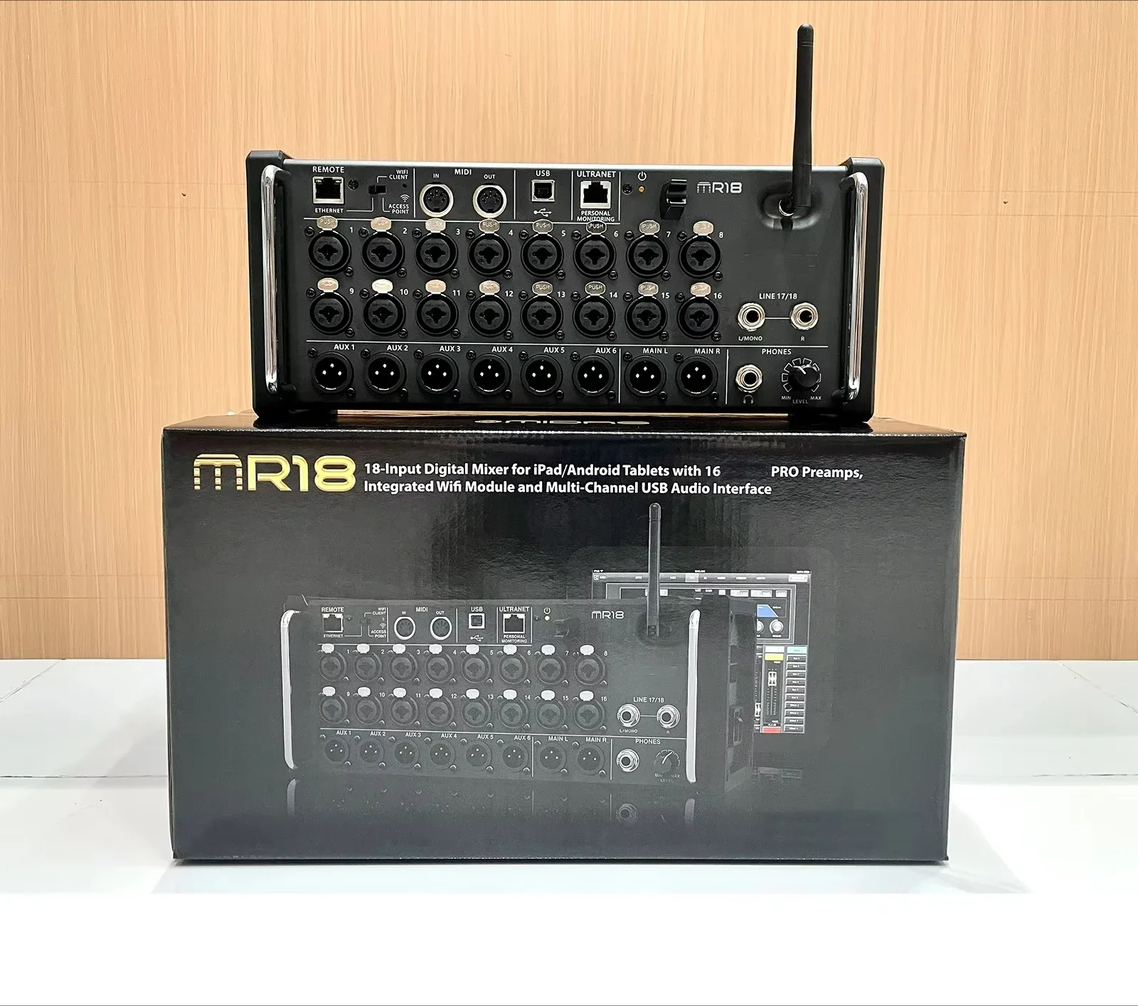 MR12/MR18 with a Fan New Version 12/18 channel Digital Audio Console Mixer 12-Bus Integrated WiFi Module/USB Stereo Recorder