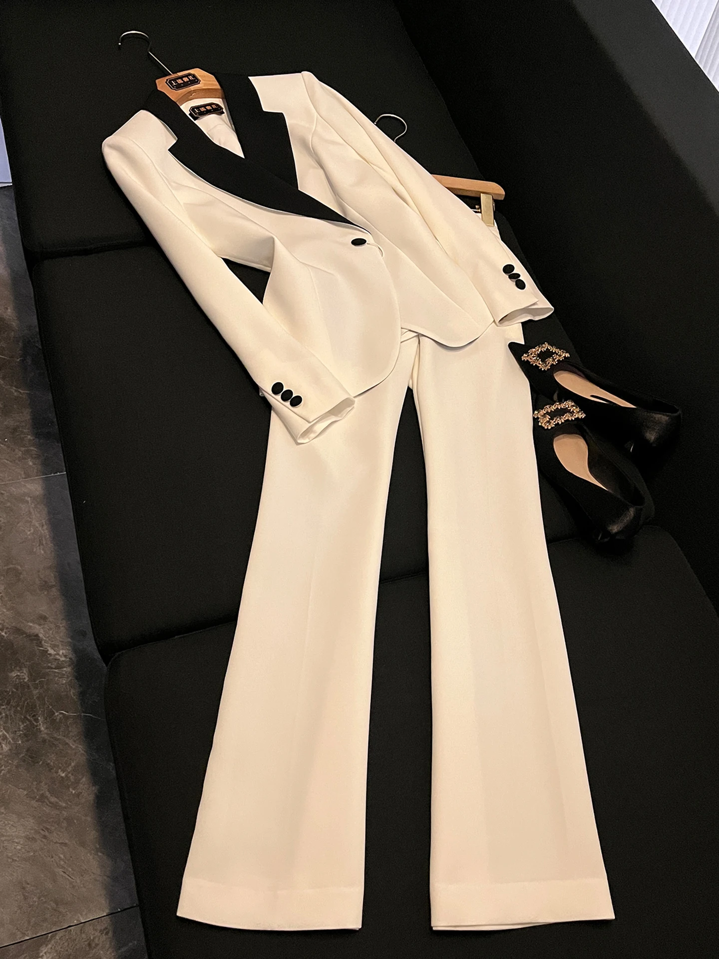 

Весенний женский деловой костюм 2026: Элегантный пиджак с мозаичным воротником, офисный комплект X32, модный женский наряд