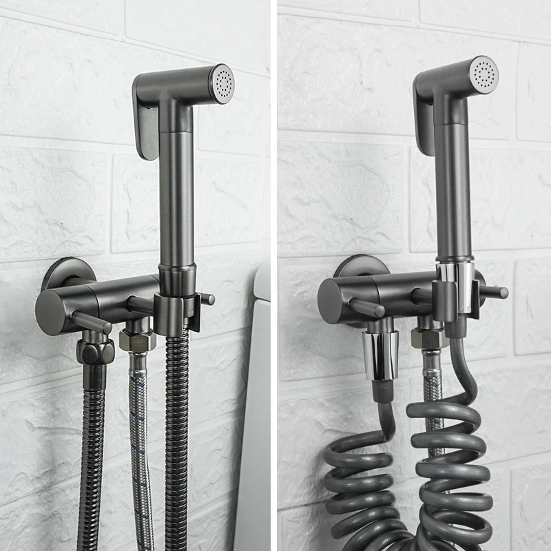 Toiletten-Bidet-Sprühpistolen-Set aus Messing mit Feder-PVC-Schlauch (1,5 m) und Doppel-Auslass-Winkelventil – Badezimmerzubehör