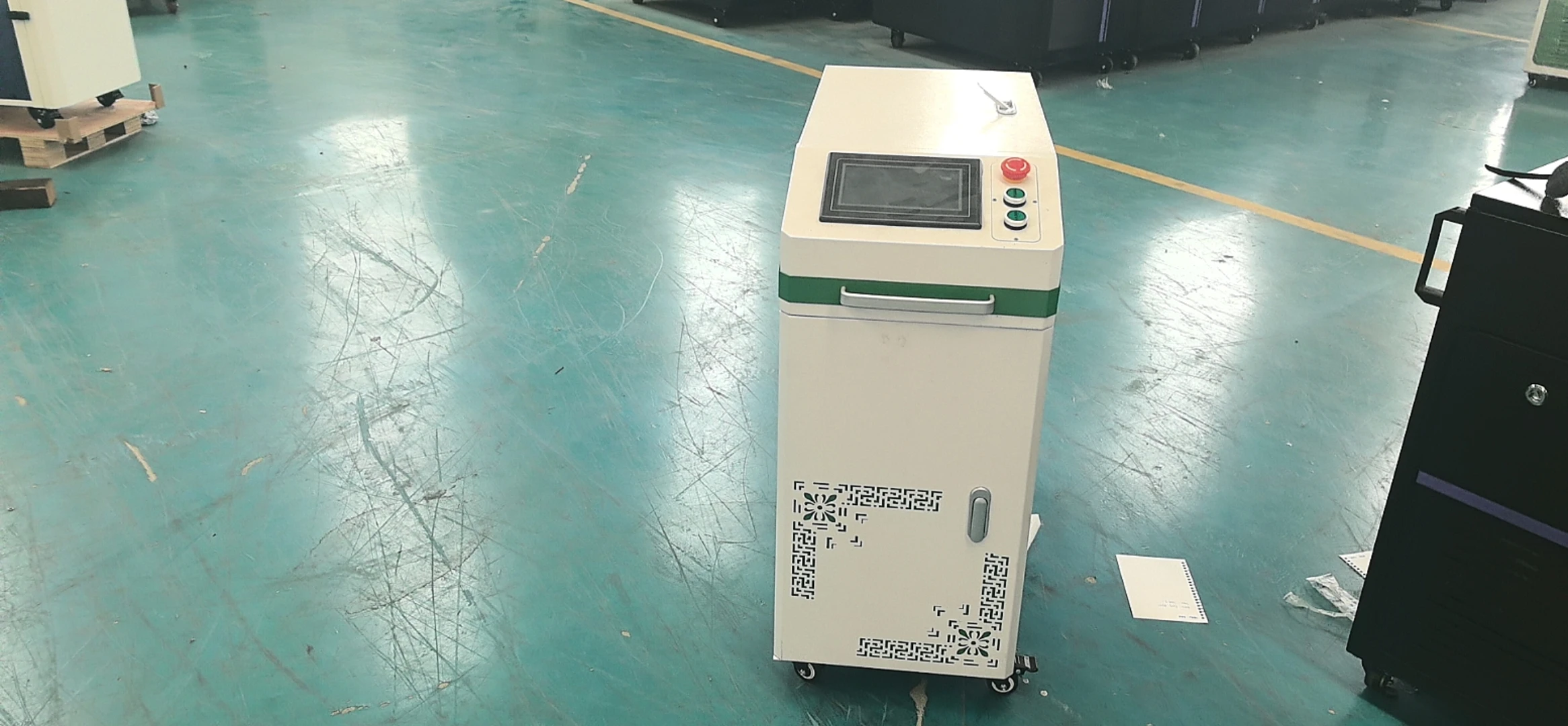 100W 200W 300W pulse laser cleaning machine with JPT RAYCUS MAX for remove oil stains Soot
