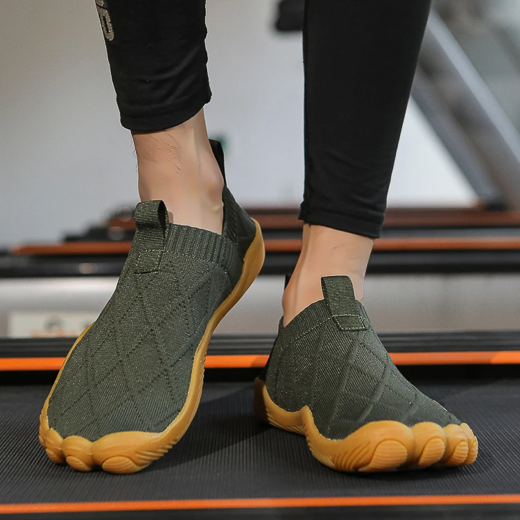 Men's Minimalist Running Shoes Wide Toe Box Outdoor Multi Functional Anti Slip Mountaineering Shoes Mesh Slip in Barefoot Shoes