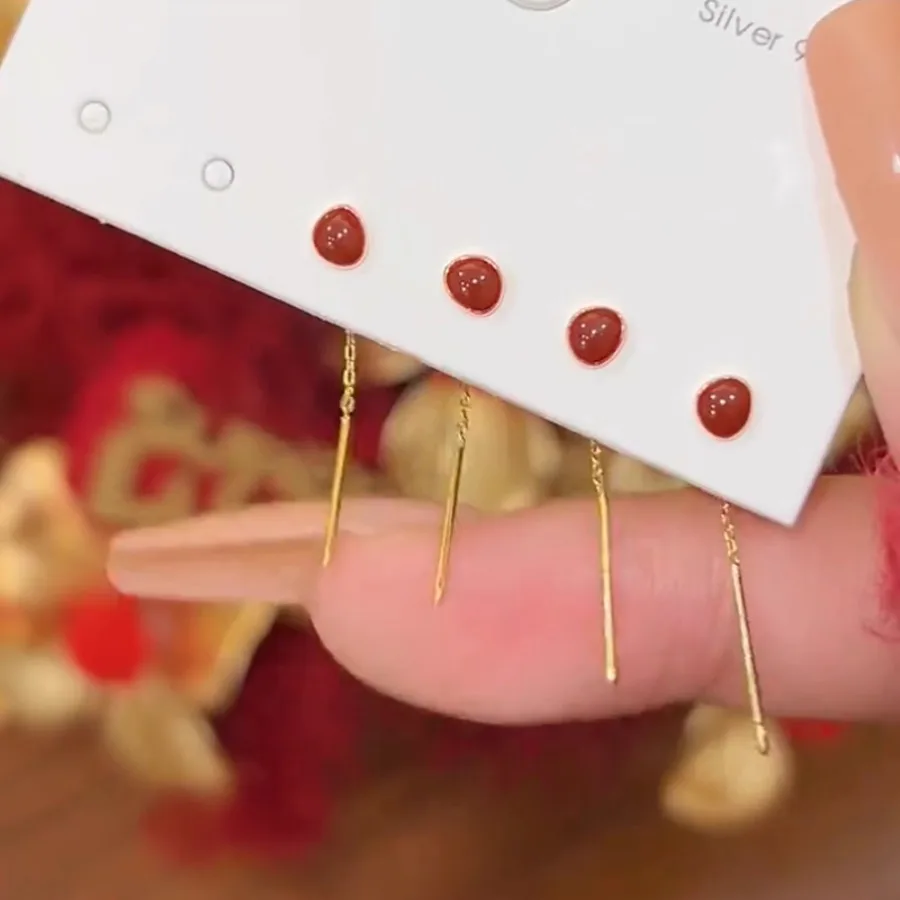 Simplicity Personality Luxury at a moderate level High-end feeling  Exquisite Red Wisteria Bean Tassel  Alloy Eardrop