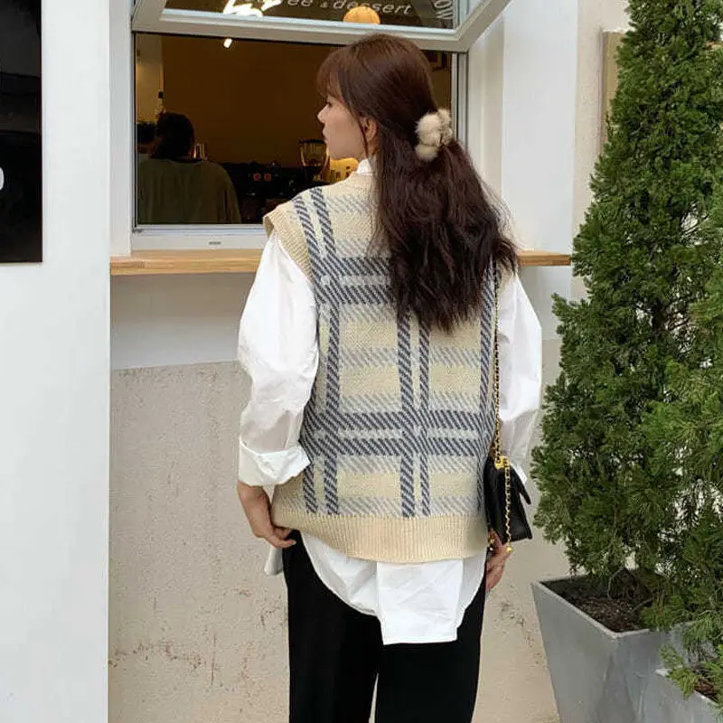 V-neck French female knitted pullover with women top sleeveless for autumn winter loose vintage sweater vest