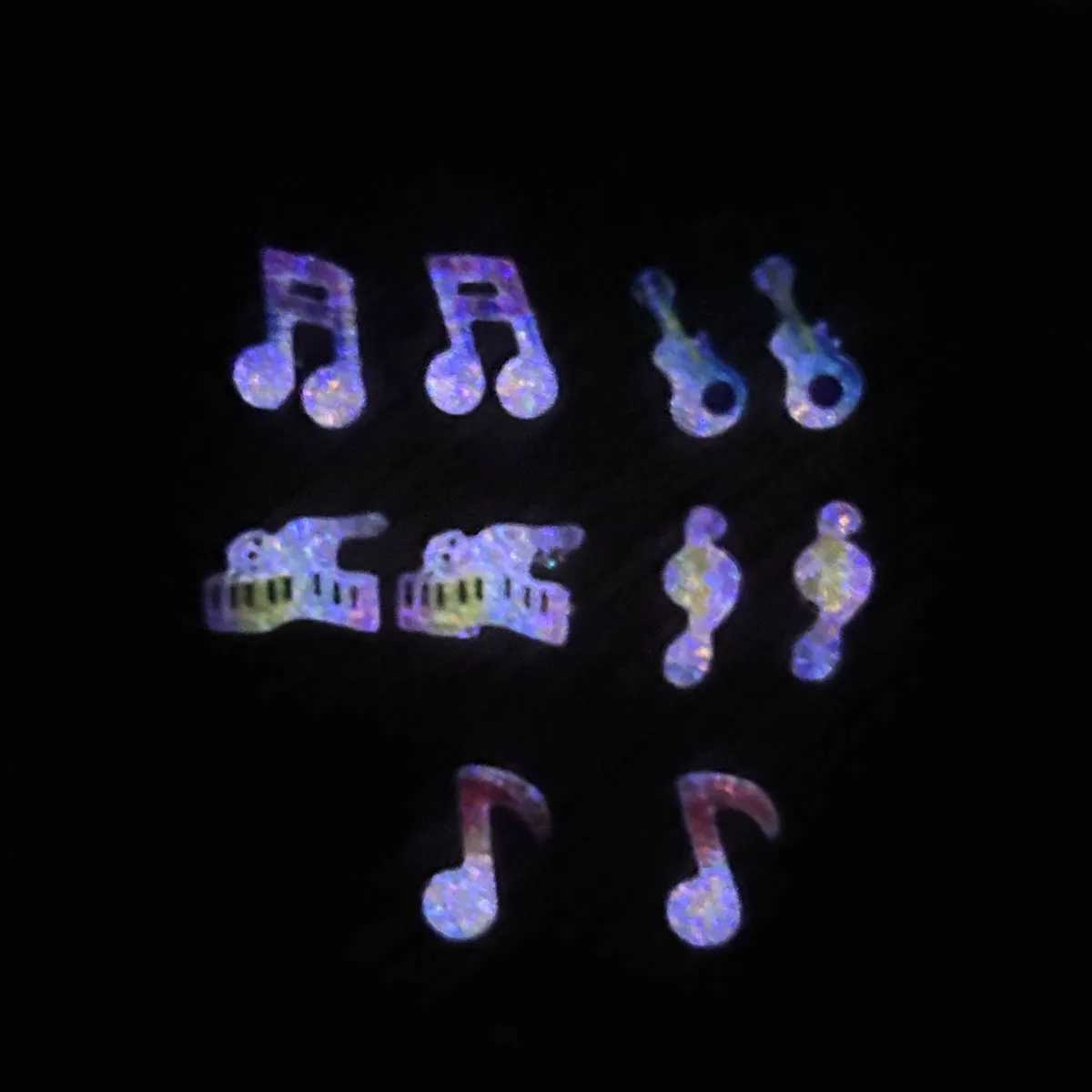 신기한 발광 음악 노트 피아노 키 레진 네일 참 창의적인 그라데이션 컬러 기타 네일 아트 장식 DIY 네일용