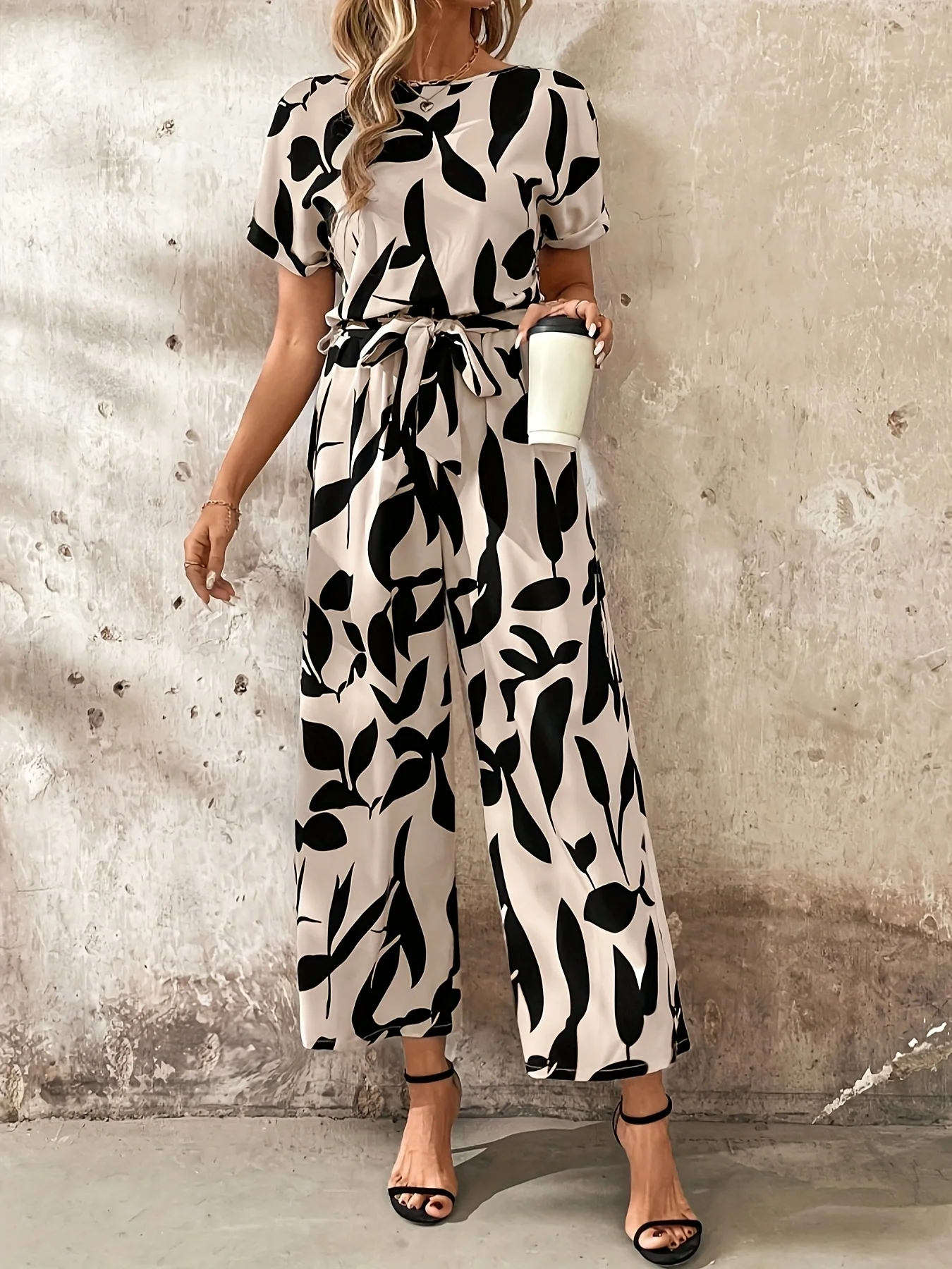 

Женский комбинезон с абрикосовым цветочным узором на спине, простой и удобный, с эффектом утяжки на талии, летняя одежда для женщин, для отпуска