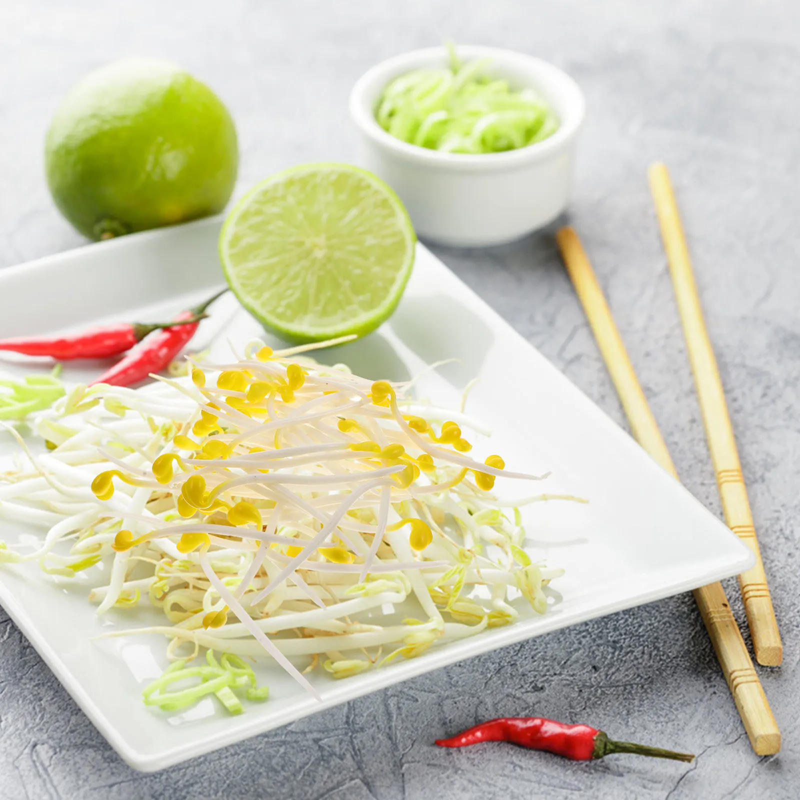 

50Pcs Decorative Bean Sprout Fake Vegetables for Retail Display Simulated Food Prop Photography Accessory Realistic Looking