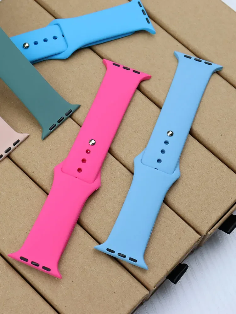 Cinturino in Silicone per cinturino Apple Watch 44mm 45mm 40mm 41m 42-38mm 45mm bracciale sportivo iwatch series 8 7 6 5 4 SE 9 10 Ultra 2 49mm