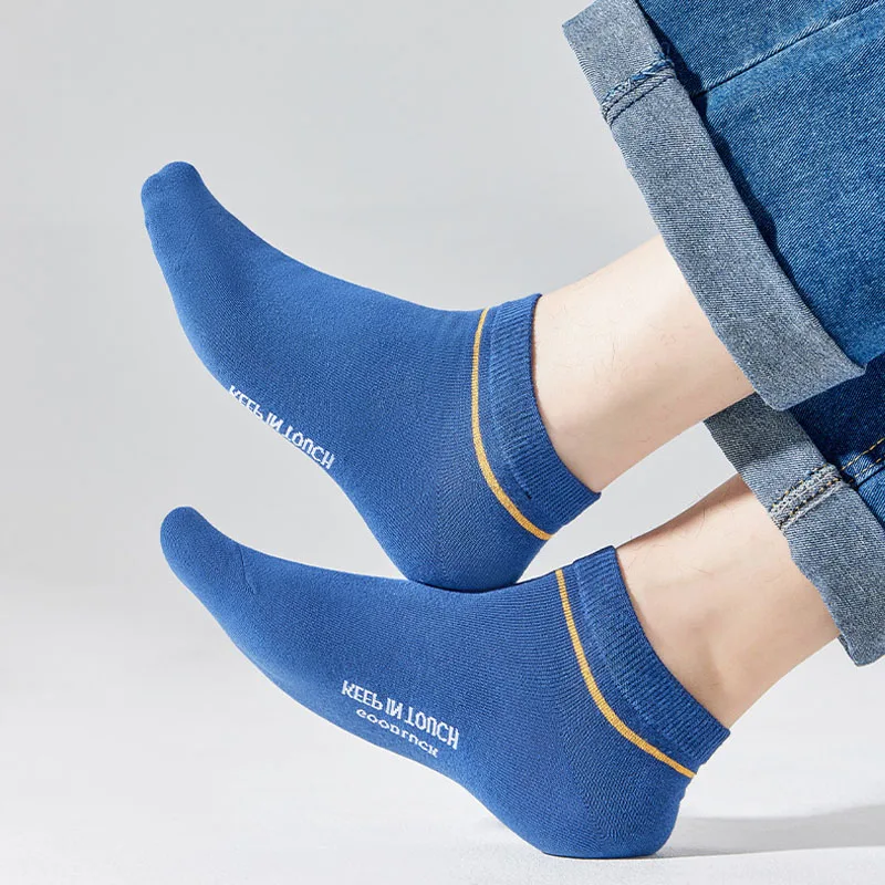 Dreamlikelin 5 زوج/وحدة جوارب رجالية للفصول الأربعة مطبوع عليها حروف جوارب رياضية قابلة للتنفس جوارب أنبوبية متوسطة