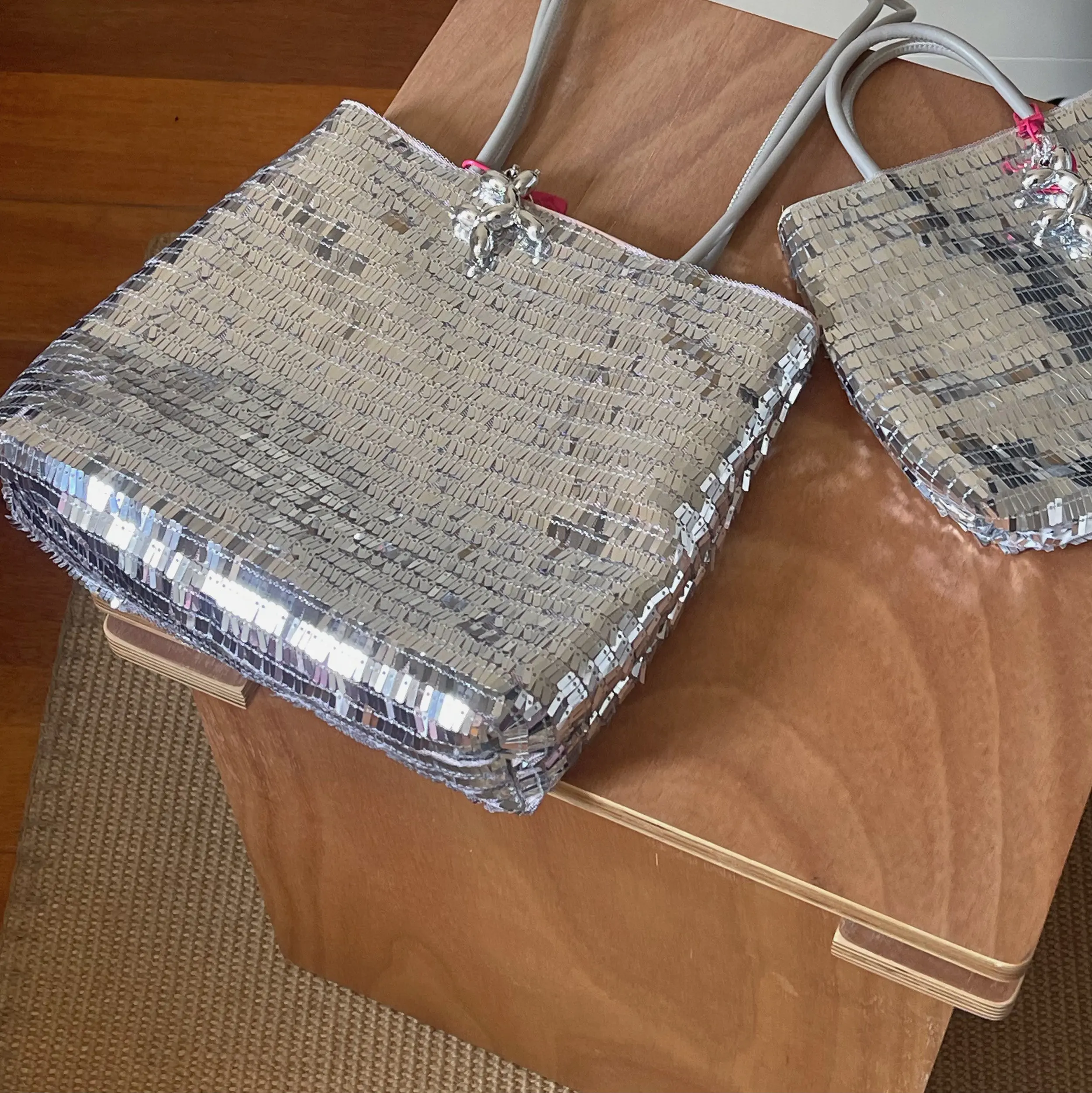 Beach Bag Original Designer Brand Sequined Handbag Single Shoulder Can Be Cross-body Sequined Bags for Women Outside