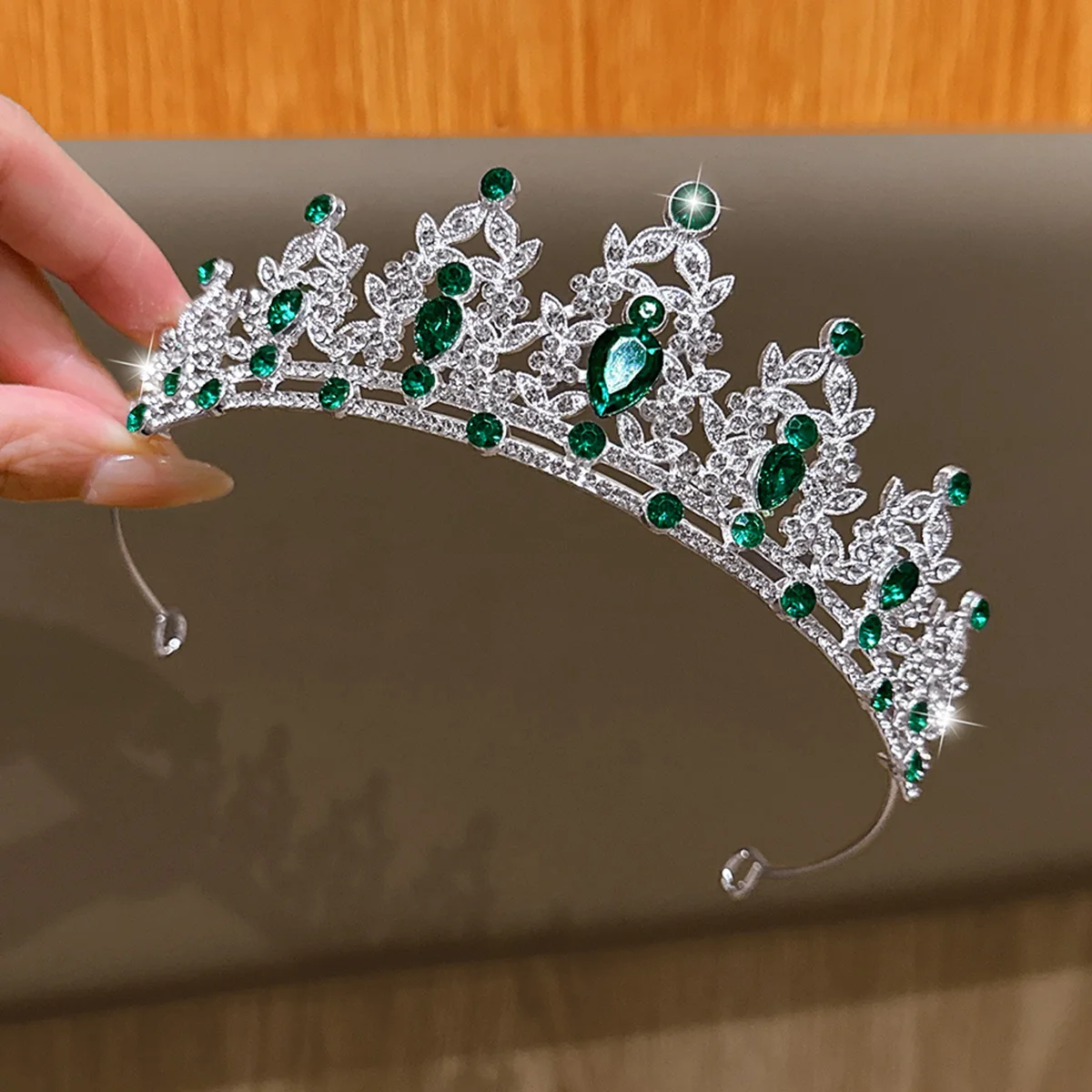 1 sweet and fashionable versatile silver green crown suitable for daily hair accessories