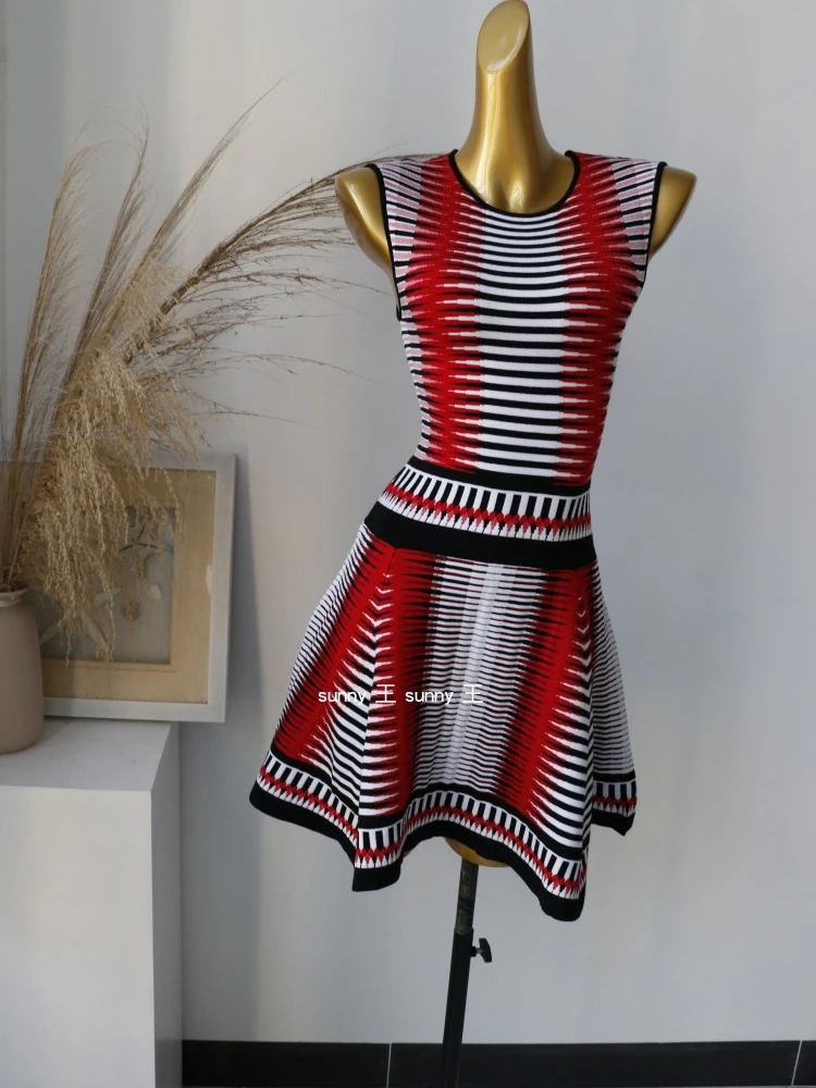 Micosoni Italian Style Red and Black White Striped Knitted Dress Sleeveless Waist-Controlled Large Hem One Size Bodycon Clothing