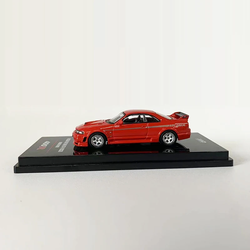 INNO 1:64 Model Car Skyline GT-R (R33) NISMO 400R Alloy Vehicle - Red