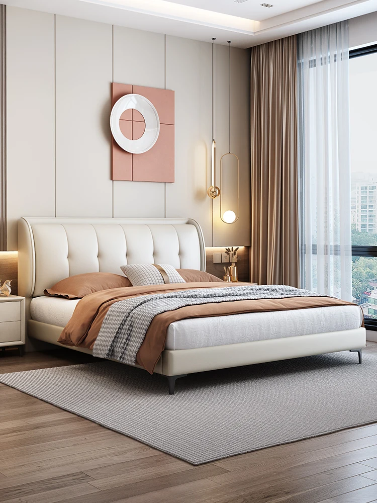 Modernes, einfaches Hauptschlafzimmer aus Leder mit Doppelbett, High-End-Atmosphäre, Massivholzbett, Internet-Promi-Modell