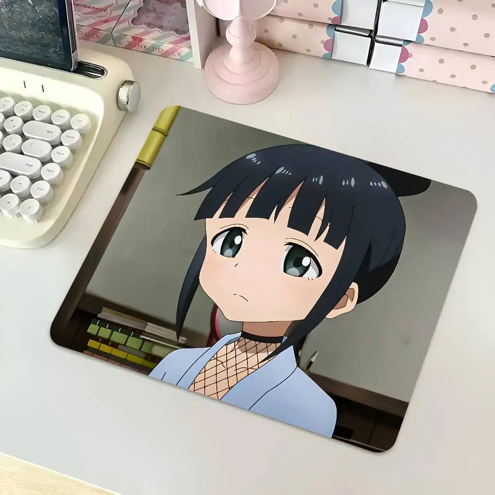 Mokuren In The Heart Of Kunoichi Tsubaki Small LockEdge Mouse Pad For Gamers Computer Desk Pad Rectangular Anti-slip Rubber