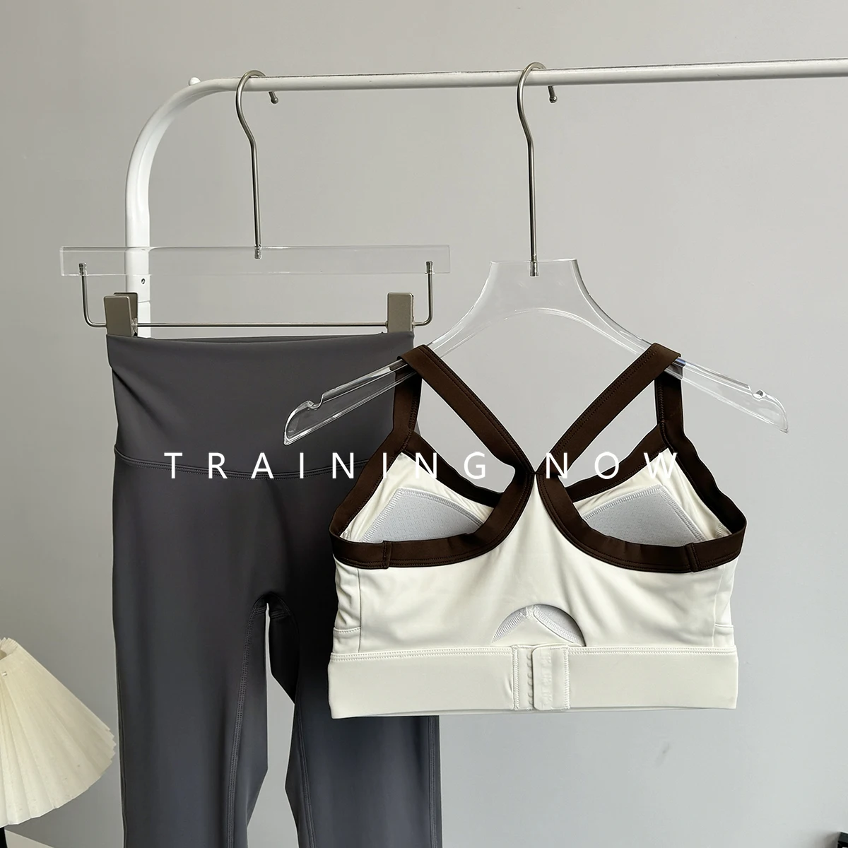 

Advanced yoga fitness suit for women in summer fashion slimming running gathering bra vest outdoor quick-drying sports pants