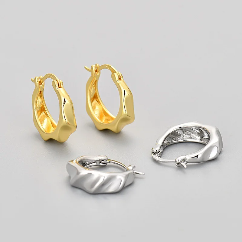 

Irregular M ö bius ear buckle for women, niche design, personalized earrings, round concave surface, exquisite jewelry