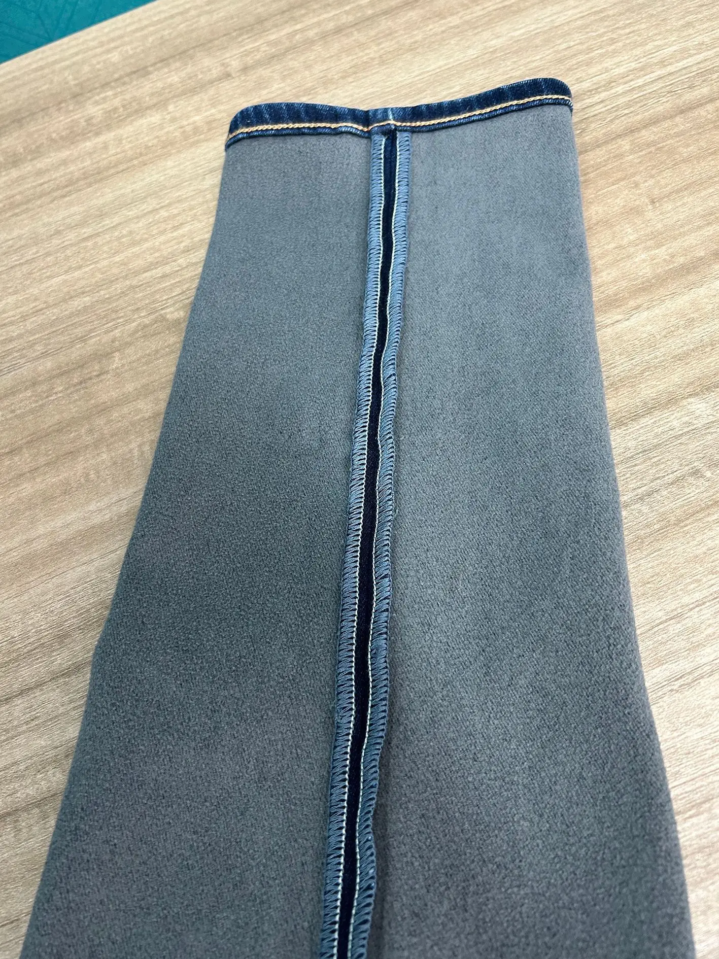 Pantaloni in denim dritti spessi in peluche da donna jeans casual a vita alta alla moda