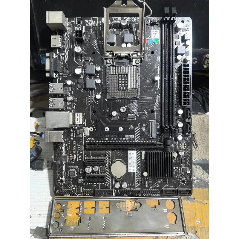 

used for BIOSTAR B365MHC Used Board With I/O Shield Support 6-9th Gen CPU DDR4 M.2 VGA HDMI Micro ATX