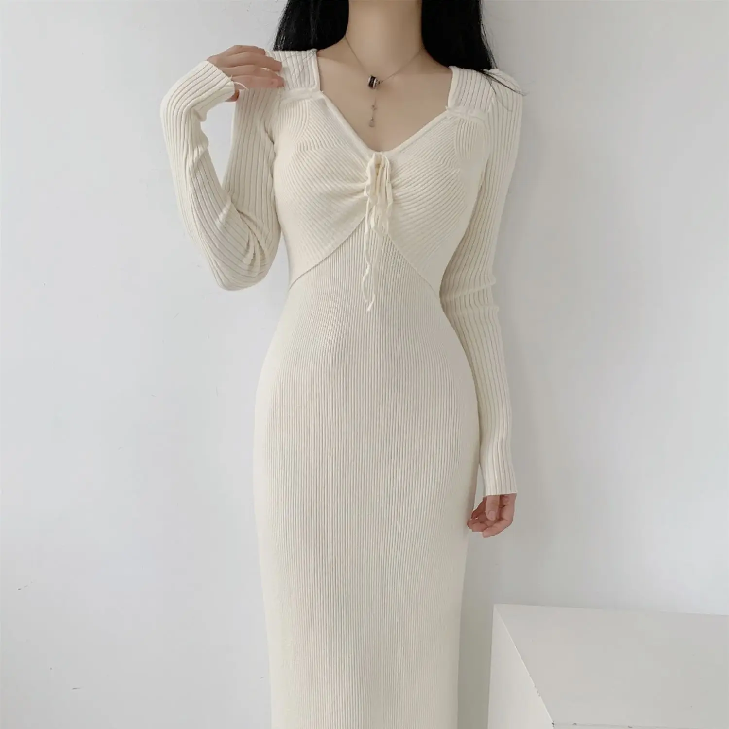 Gagaok 2024 jesienna sukienka z dzianiny francuski elegancki sweter ze skręconymi paskami sukienki damskie koreańska moda wyszczuplająca Bodycon Vestidos