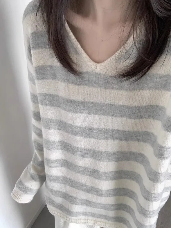 

Мягкий вязаный свитер с V-образным вырезом в полоску для женщин, свободный, уютный, стройнящий, осенне-зимний, комфортный топ с длинными рукавами для молодых девушек