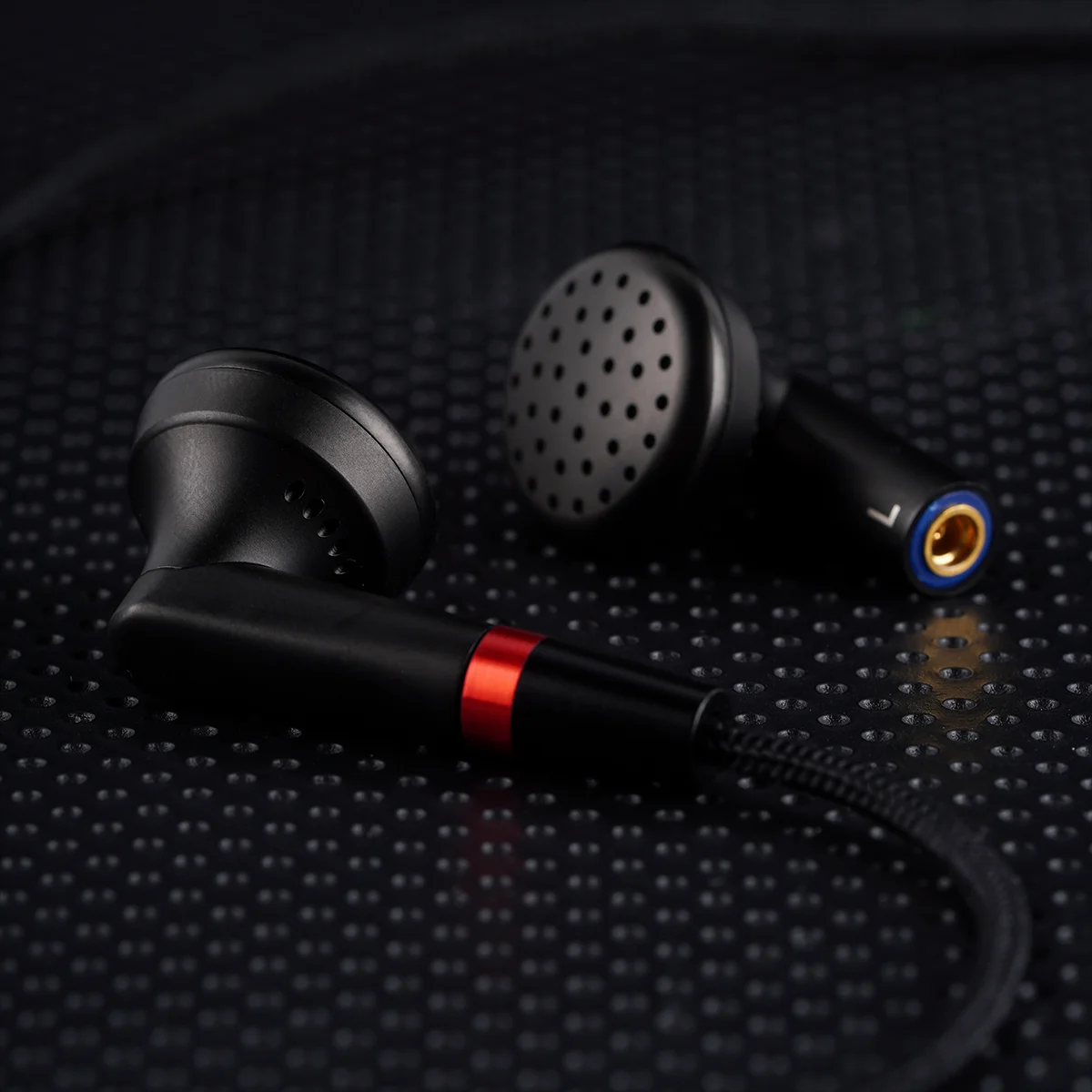 NICEHCK EBX25Ti auricular con cable cúpula de 14,2mm diafragma chapado en berilio carcasa de aleación de titanio HiFi IEM intercambiable MMCX auricular intrauditivo