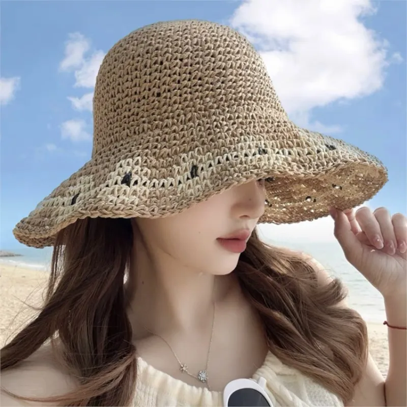 

A hat for women fisherman's on the large brim foldable with hollowed-out designs that make face smaller