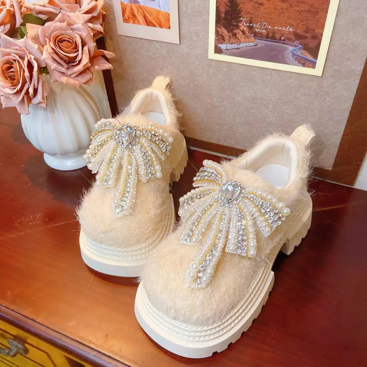 

Beige pearl water diamond thick-soled woolen board shoes, large-sized height-increasing comfortable women's shoes 35-40
