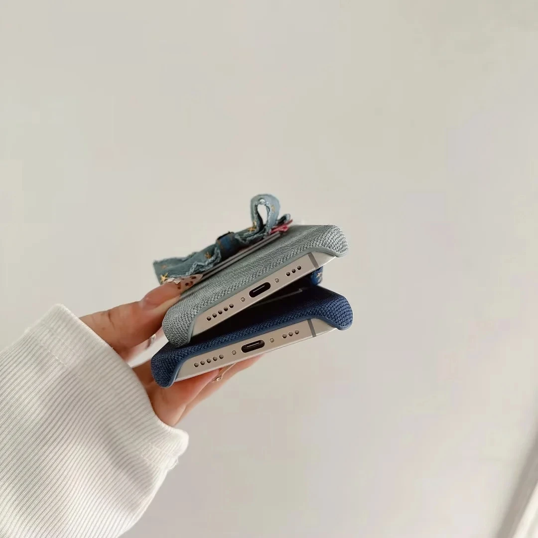Etui ze stojakiem Sweet Bow Denim Hard Back Cover do iPhone 12 13 14 14Plus 15 16 Promax, 16Plus z uroczą podpórką z kokardą, uchwyt