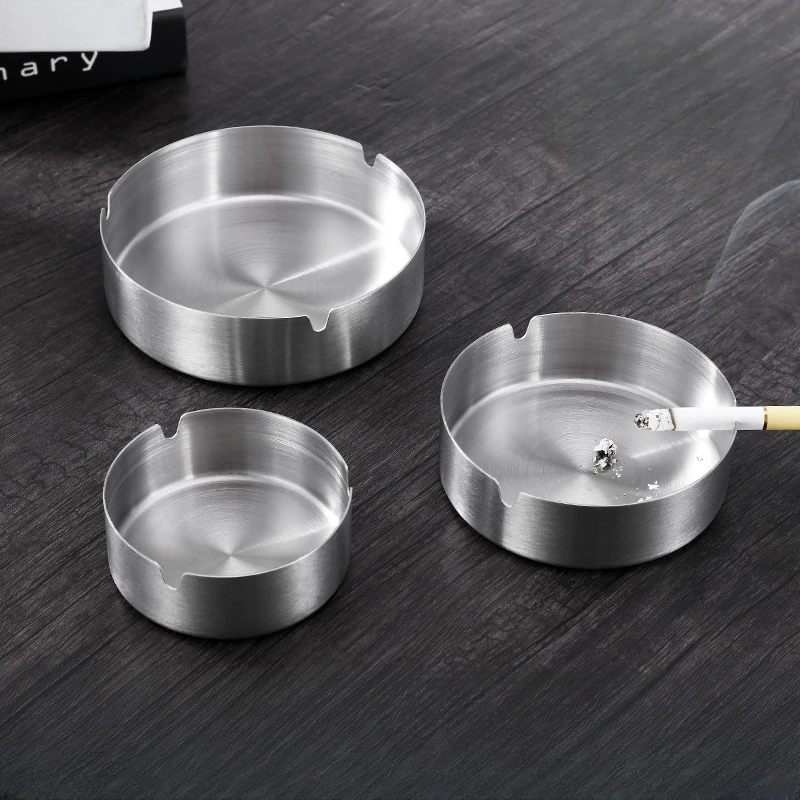 Round Stainless Steel Cigarette Ashtray Portable Tabletop Silver Metal Ash Tray for Smoker Fly Ash Proof Home Decoration