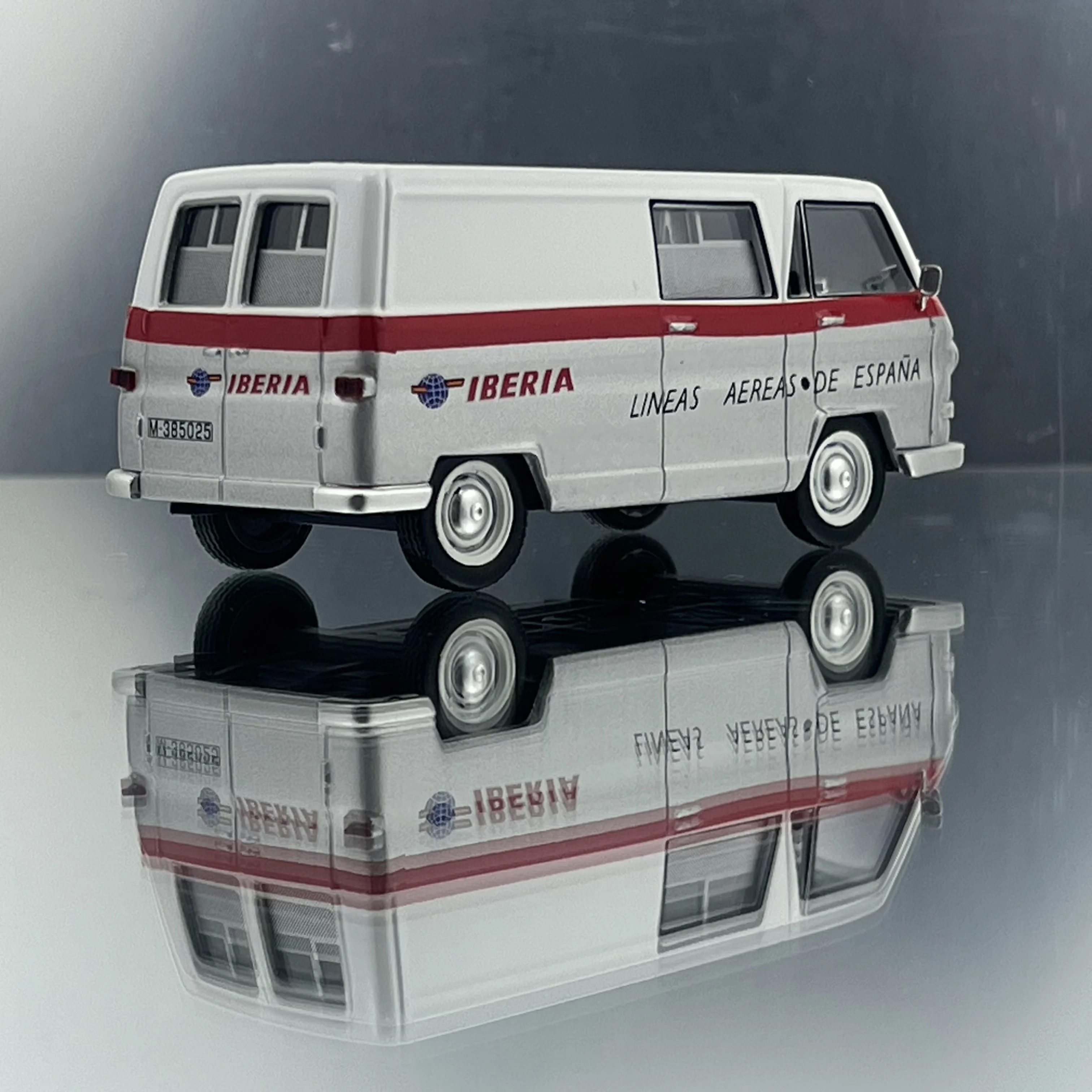 دييكاست 1/43 مقياس DKW F1000L IBERIA سبيكة سيارة نموذج تحصيل لعبة هدية تذكارية عرض حلية