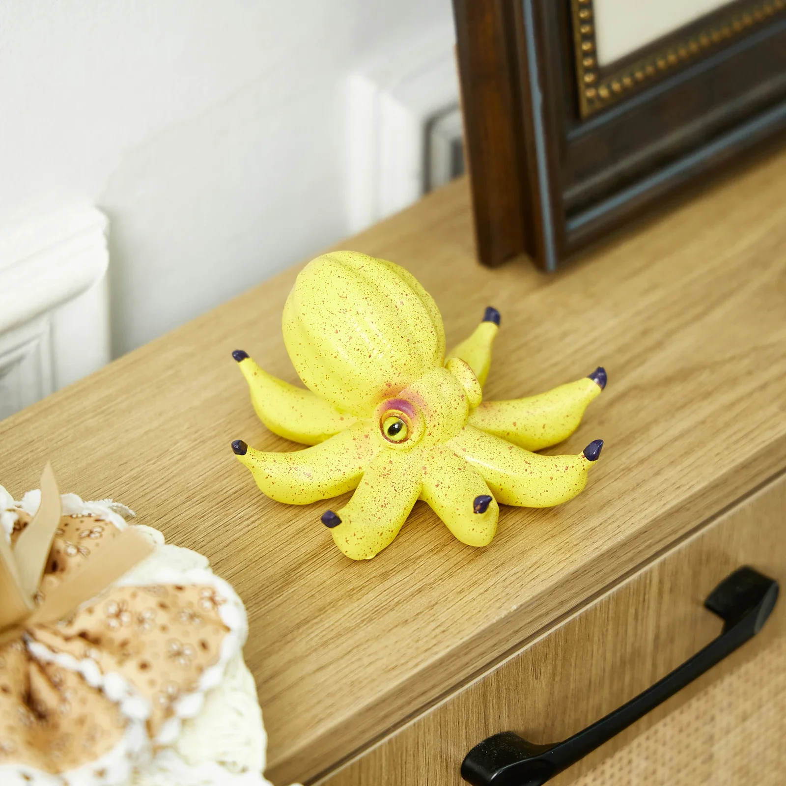 Octopus Model Statue Octopus Banana Figurine Quirky Ornament Living Room Bedroom Creative Kawaii Ideal Gift Toy Accessories