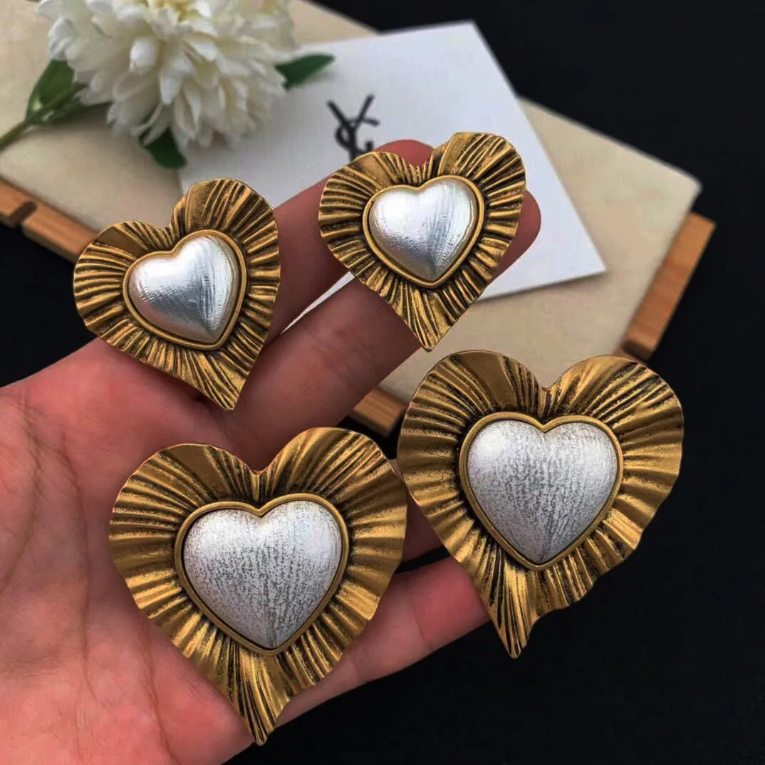 

New Fashion Vintage Copper Gold Plated Pearl set Heart Stud Ear Clips Light Luxury Women's Earrings Jewelry