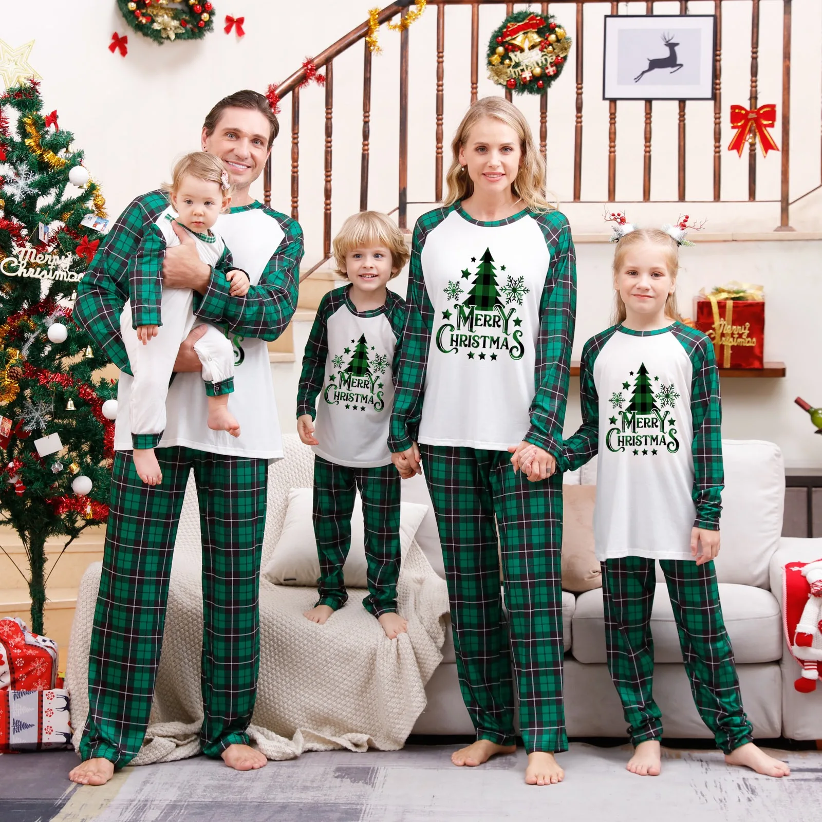 2024 New Family Christmas Pajamas Set Plaid Print Parent-child Matching Outfits Baby Boys Girls Clothes Homewear Xmas Look Gift