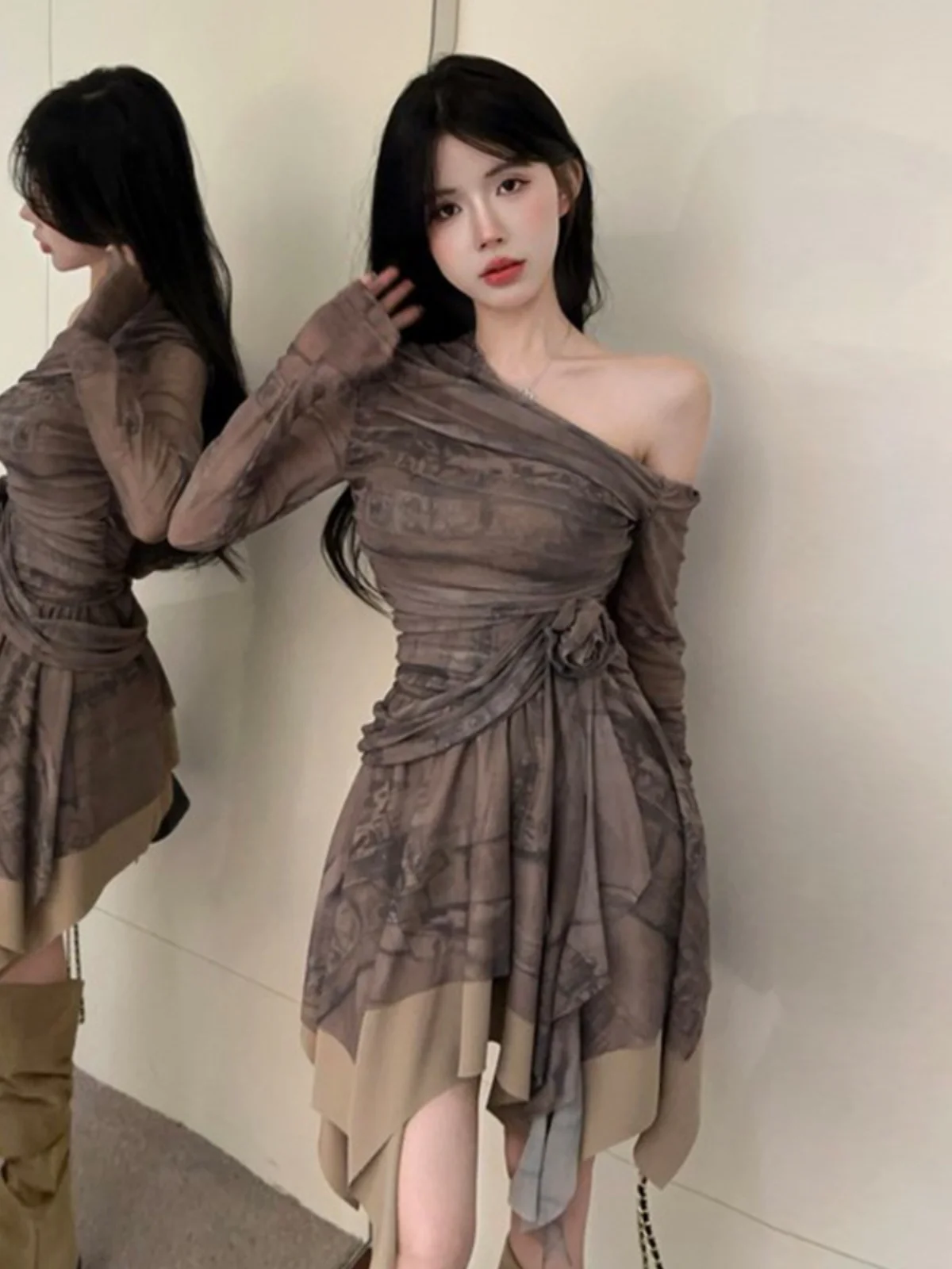 

Ретро Y2K тюлевое платье с нерегулярным принтом и рюшами, женское сексуальное платье трапециевидной формы с наклонным вырезом и тонкой талией, осенняя мини-юбка с граффити в пустыне